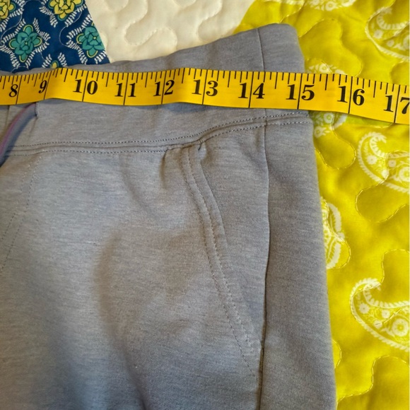 The North Face Woman’s cropped drawstring sweat pants - Picture 7 of 9